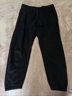 TNA Cozy Fleece Boyfriend Sweatpants in Black